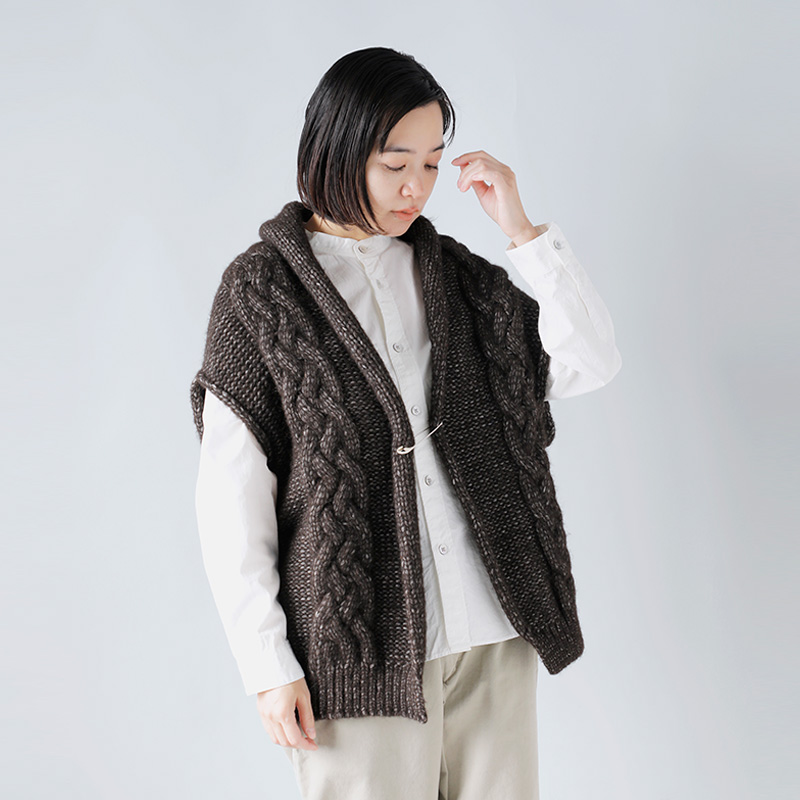 maison de soil ] h \C <br>3GG A st jbg xXg g3GG ARAN VEST WITH PINh cnmds2351