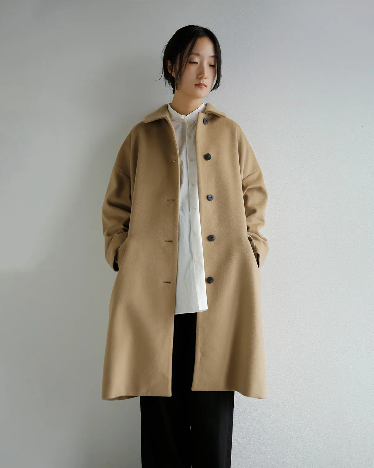 maison de soil ウールオーバーコート ドロップショルダーのシルエット
