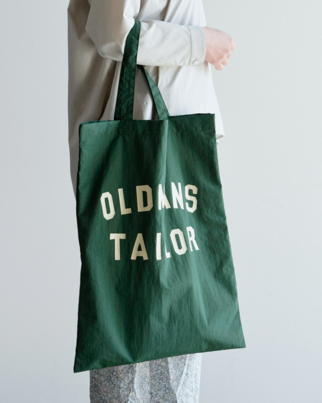R & D.M.Co-(I[h}Ye[[) OMT vg g[g obO gOMT PRINT TOTE BAGh m1248