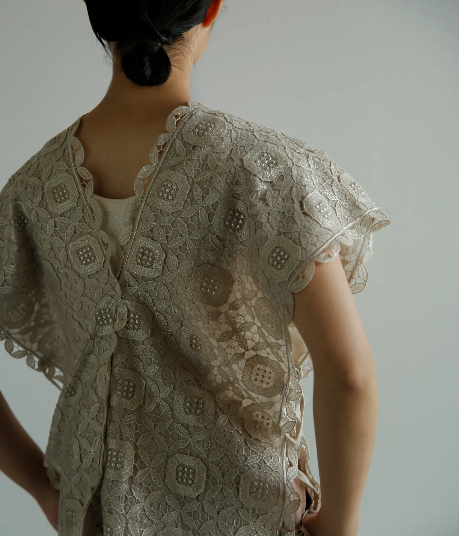 kijinokanosei　刺繍レースと余白を纏う「庭園 teien」シリーズ