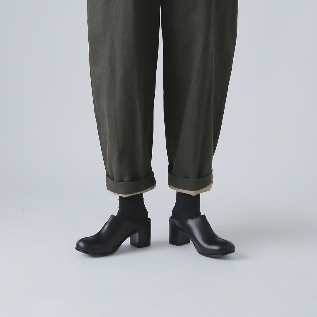 AUTTAA スムースキップレザー ミュール Noel