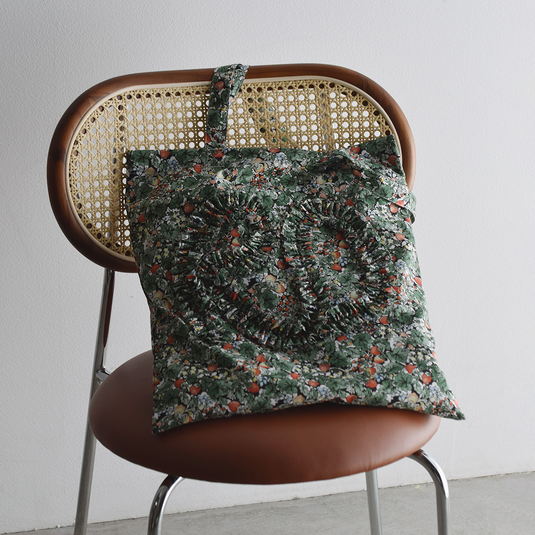 R & D.M.Co- �I�[���h�}���Y�e�[���[  ���C���h�x���[ �t�B�[���h ���[�� �t���� �f�R���[�V���� �g�[�g �o�b�O W.B.F LAWN FRILL DECORATION TOTE BAG 7884  �V��