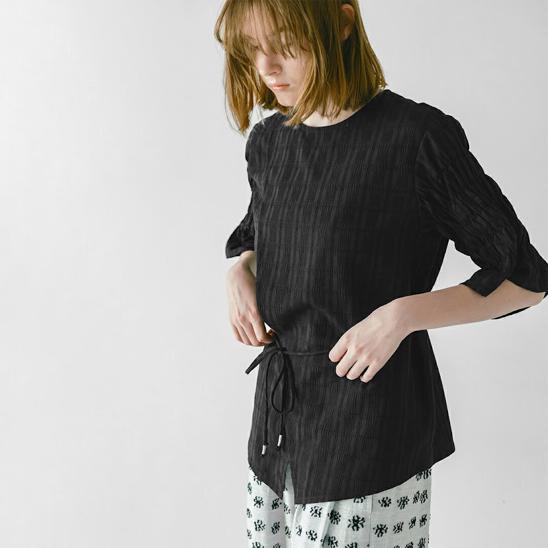 whyto 袖シャーリング スリット レイヤード ブラウス slit layered blouse