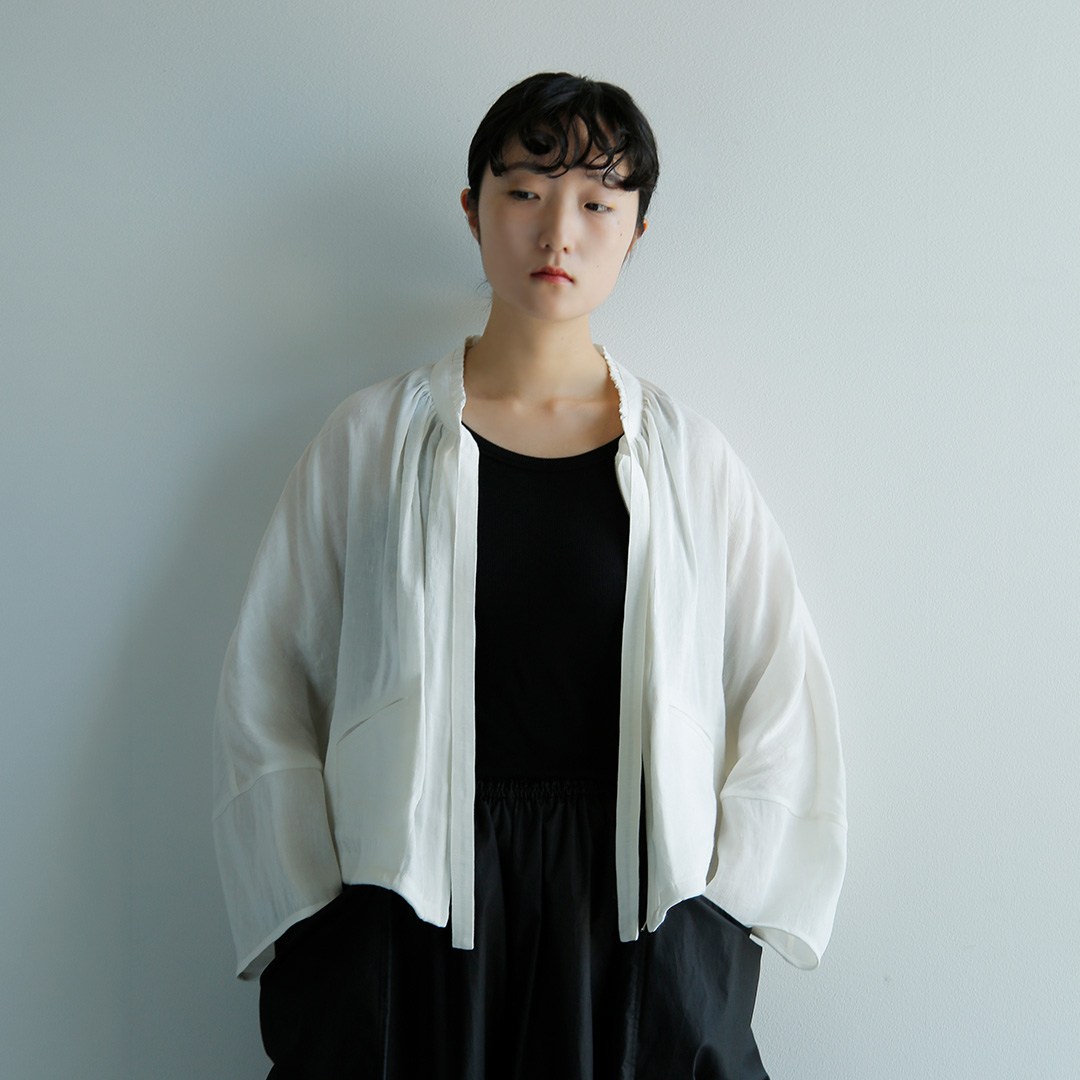 TENNE HANDCRAFTED MODERN リネン フリルカラー ブラウス