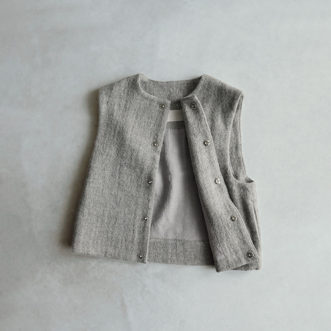 COSMIC WONDER �R�Y�~�b�N�����_�[  �V�F�b�g�����h�E�[�� �x�X�g Nostalgic painters winter vest 24cw09025  2026aw�V�� 