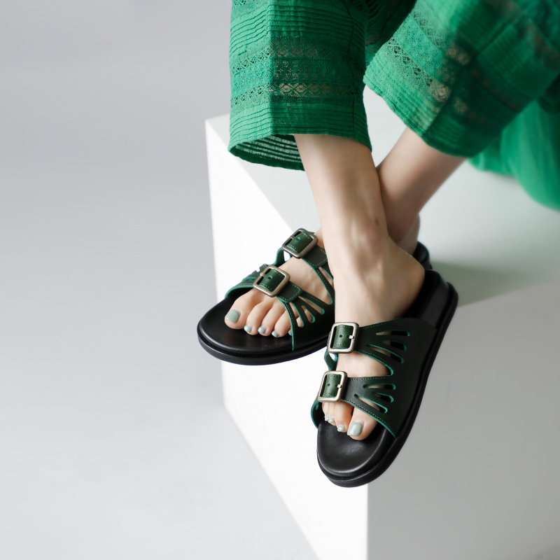 AUTTAA AEb^ <br />JEU[ _uobN T_ gDouble buckle sandalsh doublebuckle-sandals