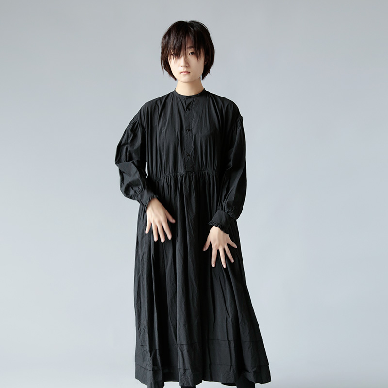 TOUJOURS(トゥジュー)<br>クラシック ギャザー ドレス ” Fine Yarn High Count Cotton Cloth Bishop Sleeve Classic Gathered Dress” mm39fd03