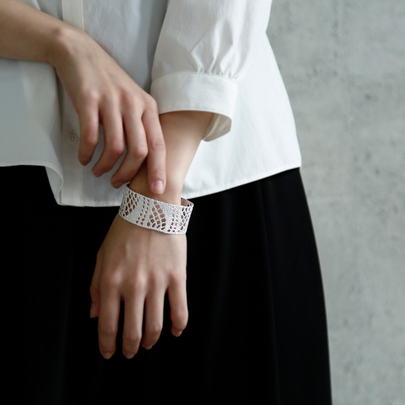 MAISON RUBUS.(][oX)<br>RNV Vo[ [X oO 2L grecollection lace bangle 2Lh re-020