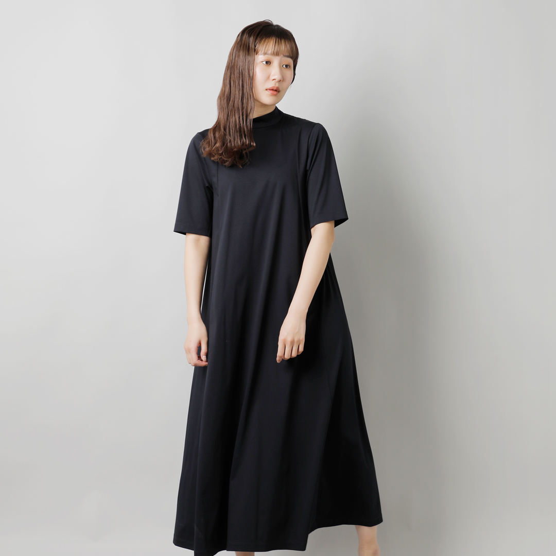 graphpaper Oty[p[ <br>Rbg bNlbN pl AC }LV s[X gFine Smooth Mock Neck Panel Line Dressh gl241-70201b-ms