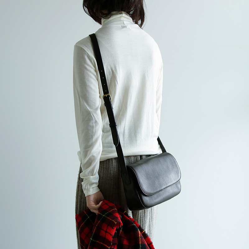 Yammart }[g <br>JEU[ ΂ߊ| V_[obO gplain shoulder bagh plainshoulderbag