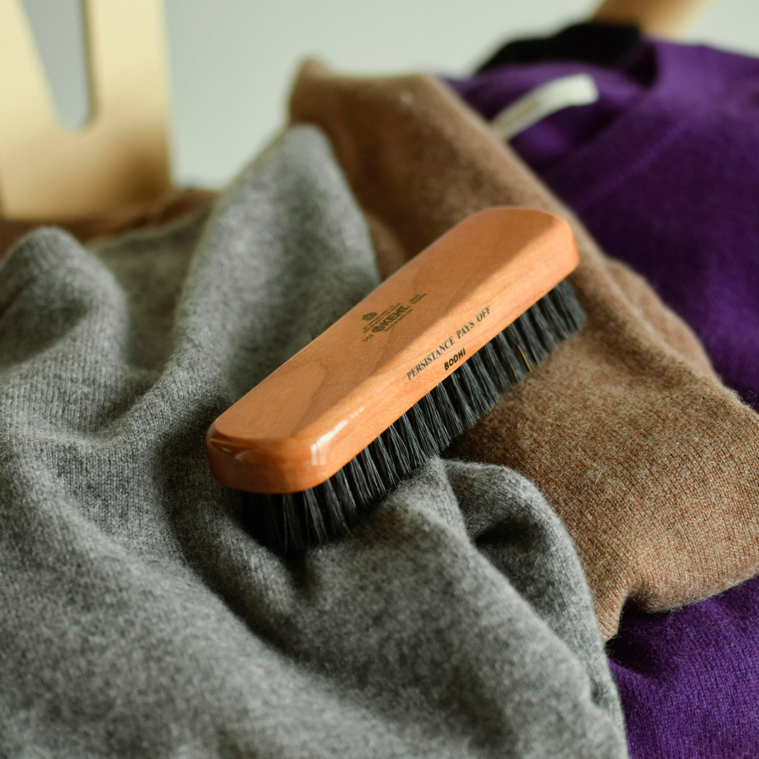 BODHI {[fB <br>JV~ E[ gx uV gKENT FOR BODHI CLOTHES CARE TRAVEL BRUSHh bd00-kt002-fn
